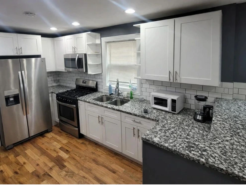 White shaker kitchen cabinets in Belmont Cragin Chicago