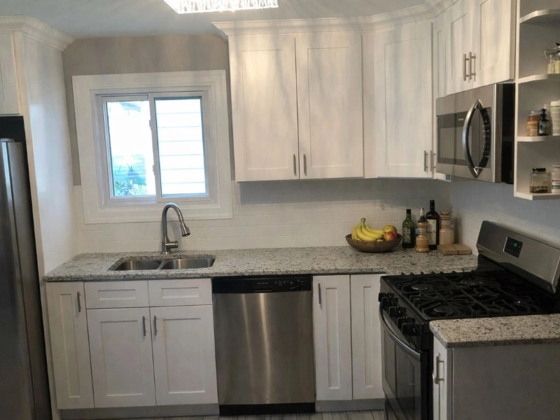 White shaker kitchen cabinets installed in Evanston IL