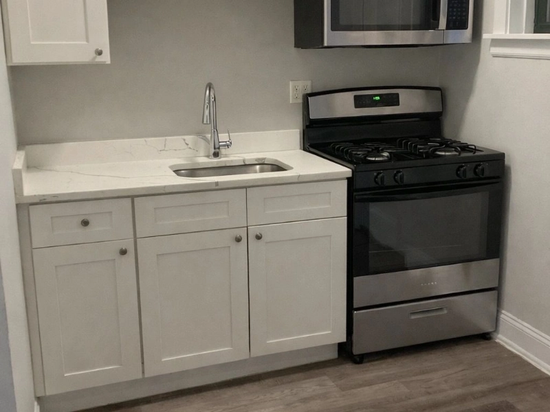 White shaker kitchen cabinet project in Rogers Park Chicago